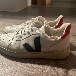 Vejas V-10 low top sneakers